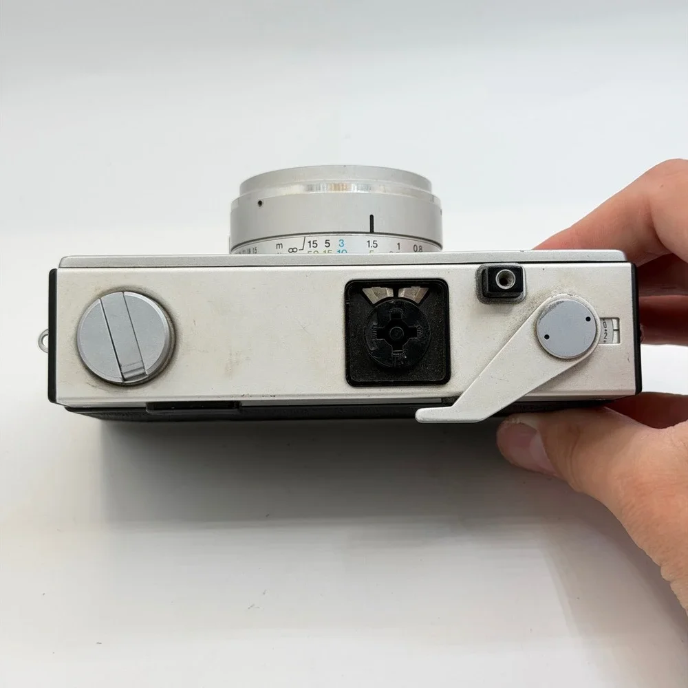 Canon Canonet 28 Rangefinder 35mm Film Camera 40mm f2.8 Lens Silver Black Japan
